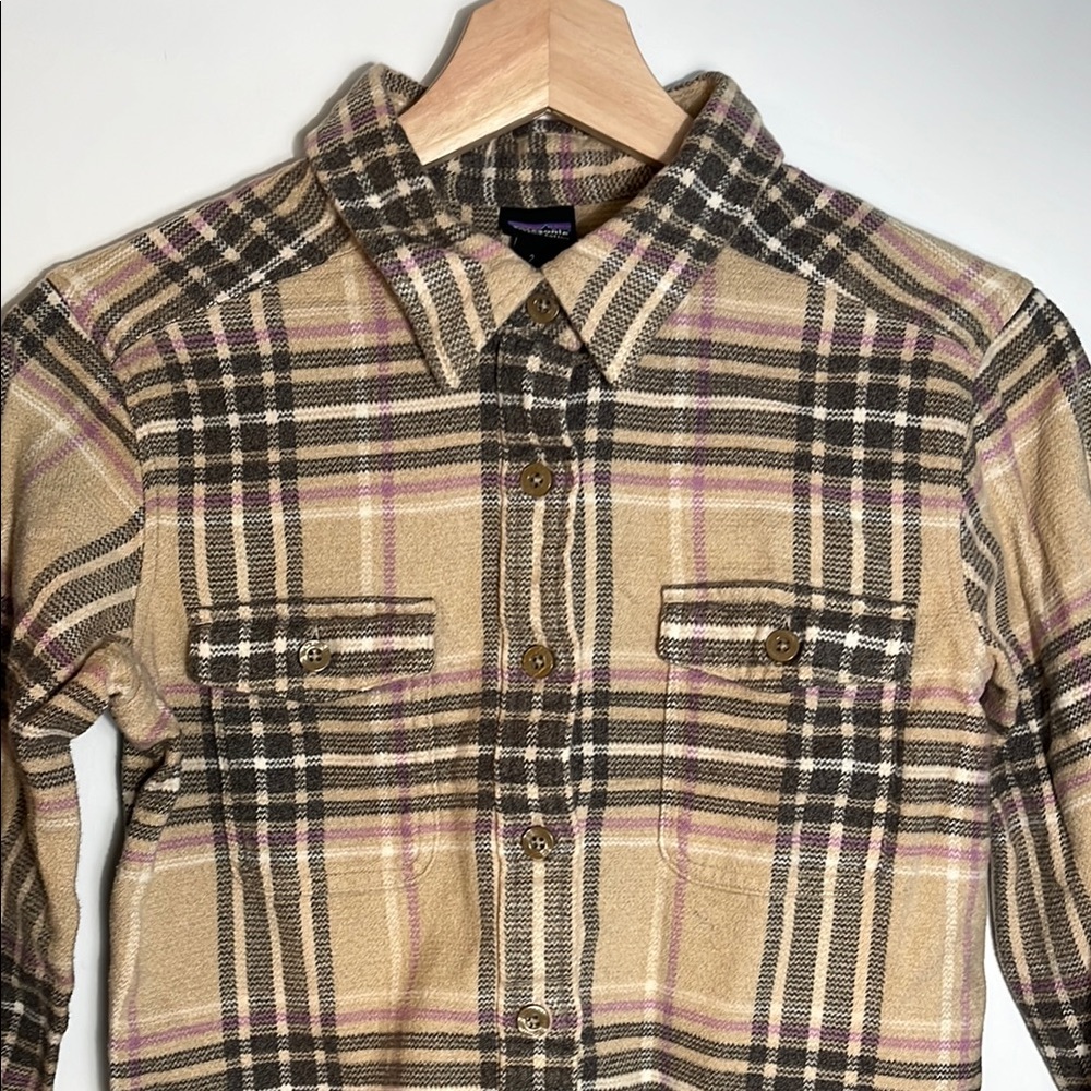 Patagonia Plaid Button-Down Flannel Shirt in Beige, Brown & Pink - Picture 3 of 5